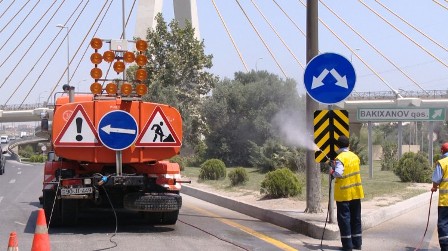 Bakının körpü və küçələri yuyulur
