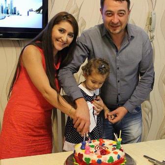 3 yaşlı Fərəhin anası hələ də müalicə alır