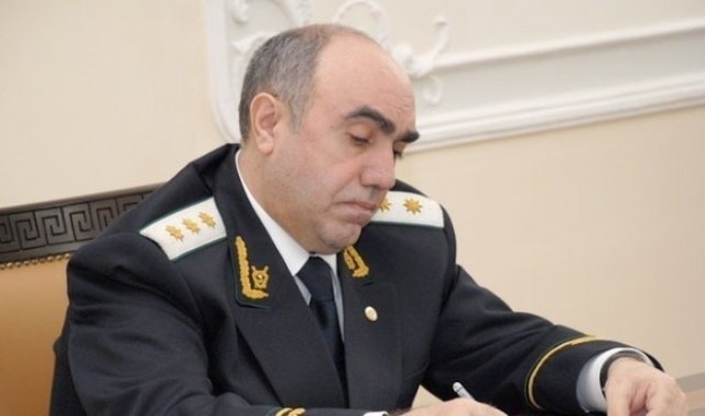 Zakir Qaralov prokuroru işdən çıxardı