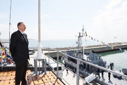 Prezident hərbi hissədə - Fotolar