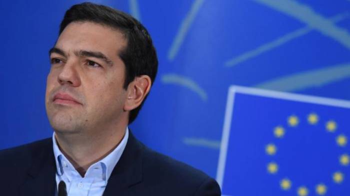 Grèce: Tsipras défend une vente d'armes controversées