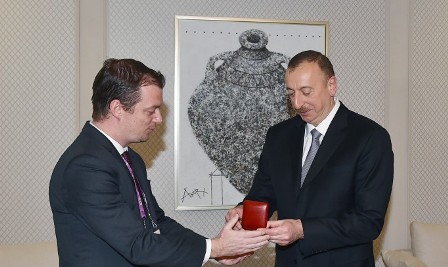 İlham Əliyevə ali mükafat verildi