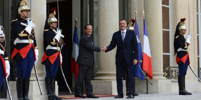 Hollande says committed to finding negotiated solution to Karabakh conflict