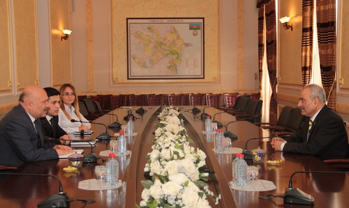 Azerbaijan, Pakistan discuss ways of developing relations