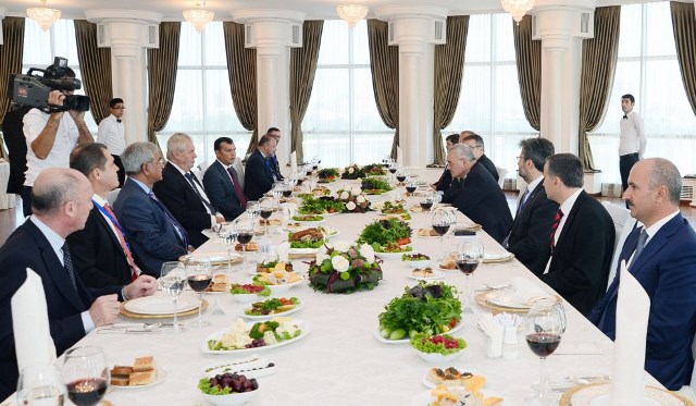 Artur Rasizadə prezidentlə nahar edib