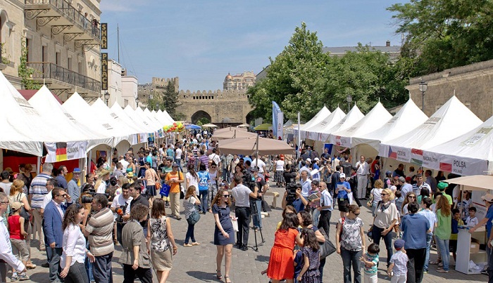 EU invites Baku residents to join "EuroVillage"