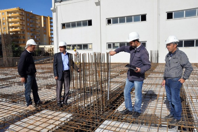 İnşaatda işləyənlərin maaşı artıb