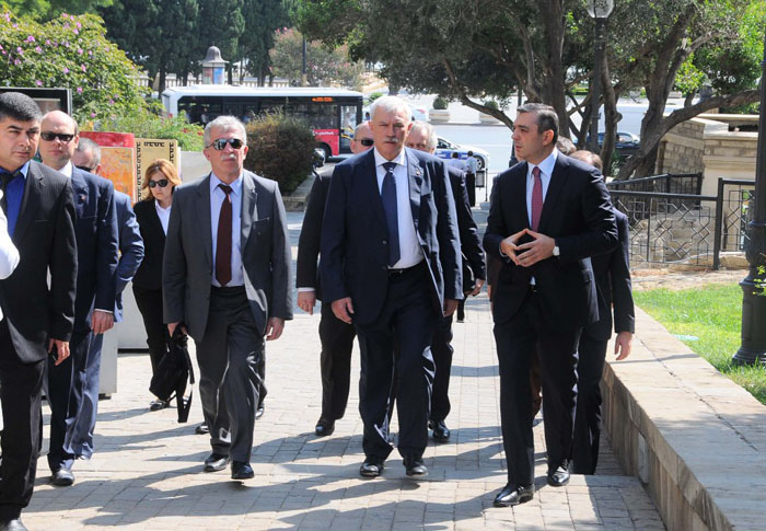 Governor of Saint Petersburg visits ancient Icherisheher
