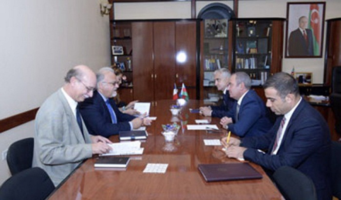 Azerbaijan, France discuss prospects for cooperation in space industry sphere