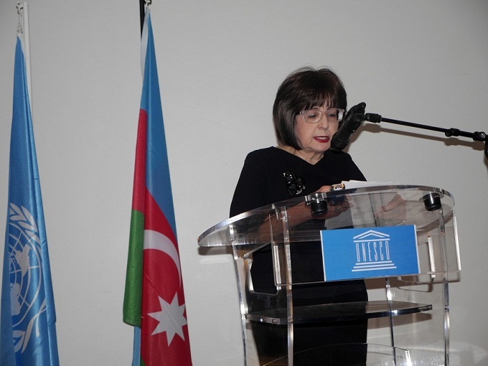 Présentation du patrimoine culturel d`Azerbaïdjan au siège de l`UNESCO