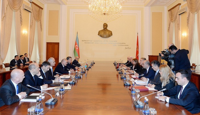 Aserbaidschan und Montenegro unterzeichnen Verträge