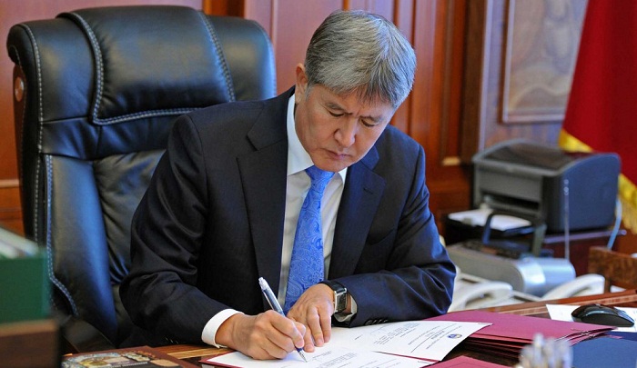 Kyrgyz President Atambayev signs order on government resignation