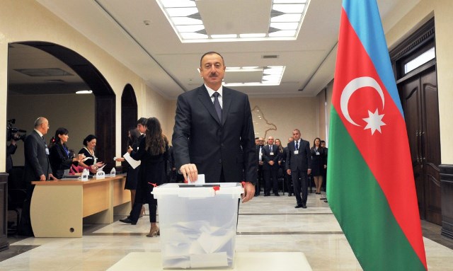 İlham Əliyev və ailəsi səs verdi - FOTO - VİDEO