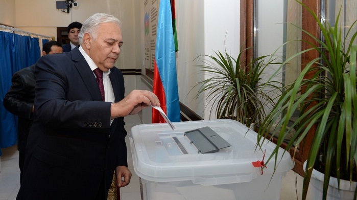 Azerbaijan`s Parliament Speaker casts his vote