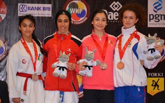 Azerbaijani U-15 female karate fighter wins world silver