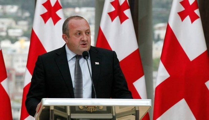 Gürcüstan prezidenti müxalif deputatdan üzr istədi 