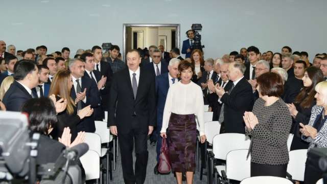 İlham Əliyev xanımı ilə tədbirdə - FOTOLAR