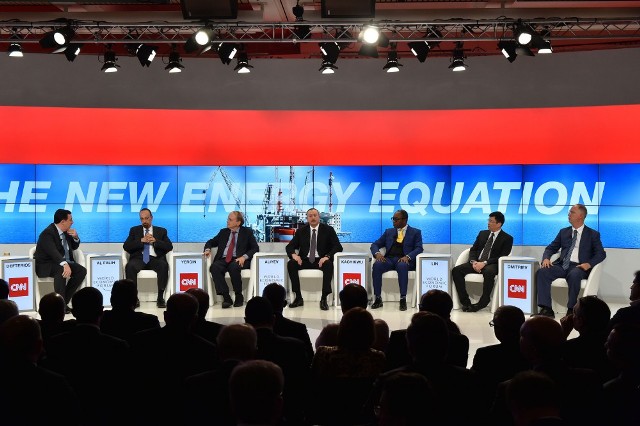 Prezident Davosun panel müzakirəsində - Fotolar