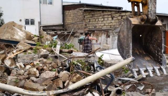 Bakıda qamış evlər söküləcək