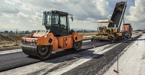 Ilham Aliyev signe une ordonnance portant construction routière à Goboustan