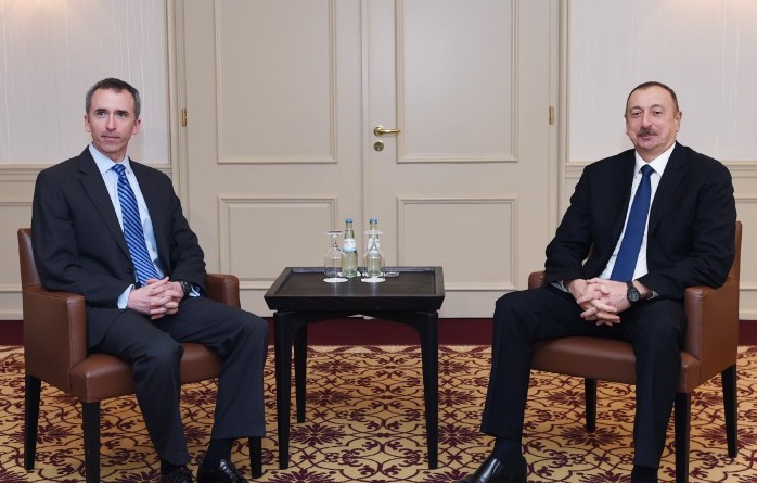 Rencontre d`Ilham Aliyev avec le sous-secrétaire américain à la défense chargé du renseignement