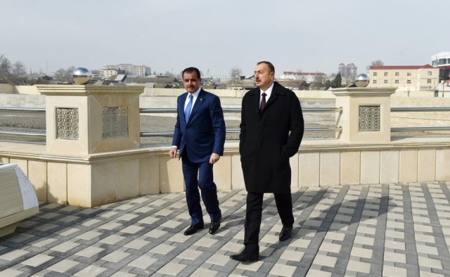 President Ilham Aliyev views Ganjachay park-boulevard complex