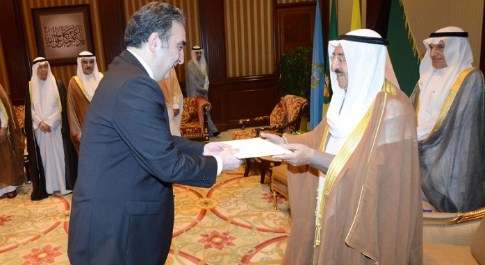 Azerbaijani Ambassador presents credentials to Kuwaiti Emir