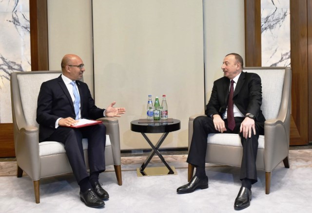 Prezident XİN rəsmiləri ilə Qarabağı müzakirə edib
