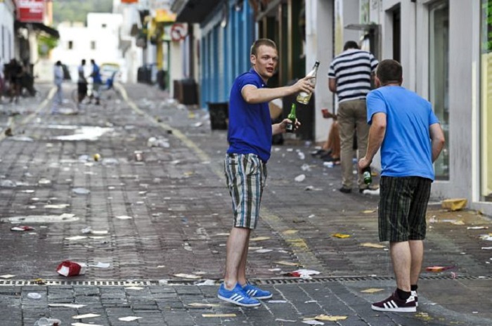 Beber agua por la calle en Ibiza será ilegal