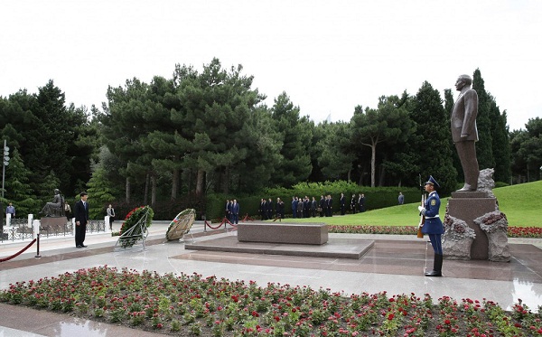 Visite des allées d’honneur et des Patriotes