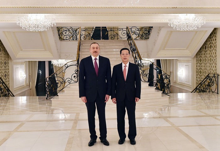 Le président azerbaïdjanais Ilham Aliyev reçoit une délégation chinoise