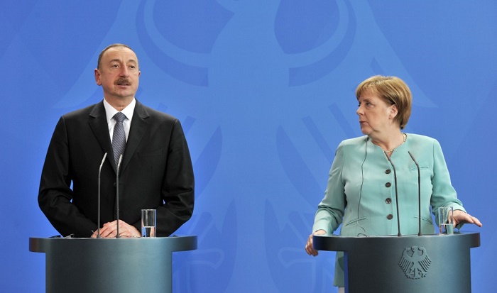 Prezidentin Berlin səfəri: Merkel Qarabağın `açarı`nı göstərdi?