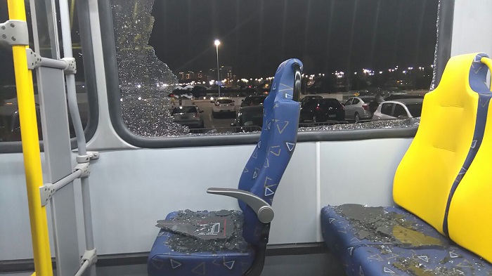 Atacado un autobús lleno de periodistas en Río