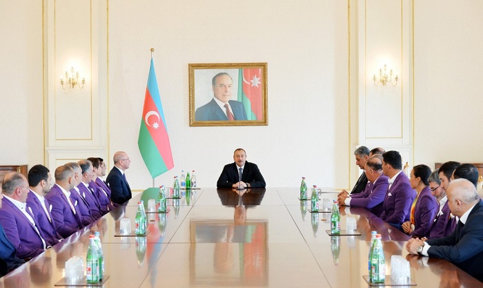 Ilham Aliyev trifft sich mit Aserbaidschans Athleten bei den XV. Paralympischen Sommerspielen