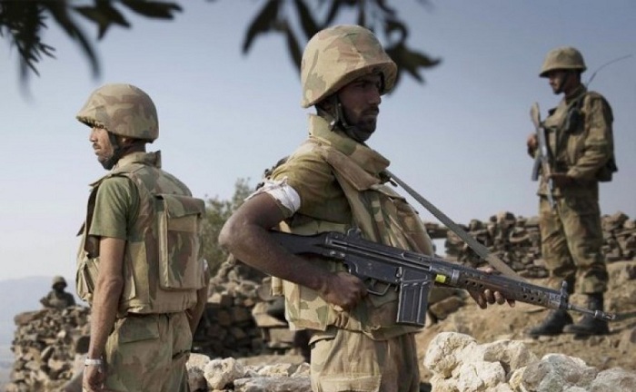 Pakistan Hindistanla sərhəddən əhalini təxliyə edir