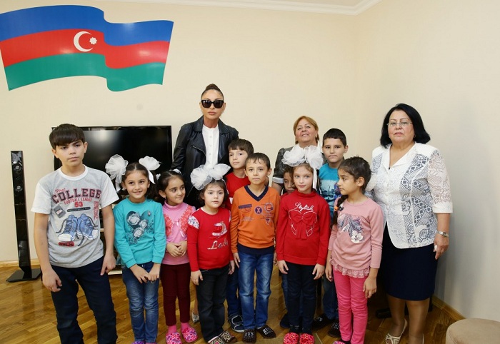 La Première Dame visite une maison d’enfants à Bakou - PHOTOS