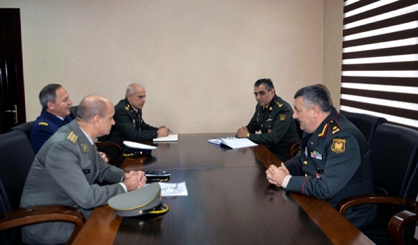 Rencontre des médecins militaires azerbaïdjanais et serbes à Bakou