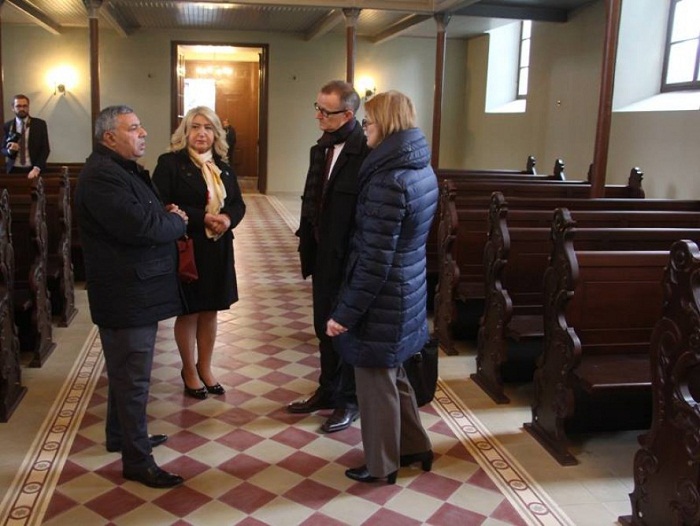 L’ambassadeur d’Allemagne visite l’Eglise luthérienne allemande à Chemkir