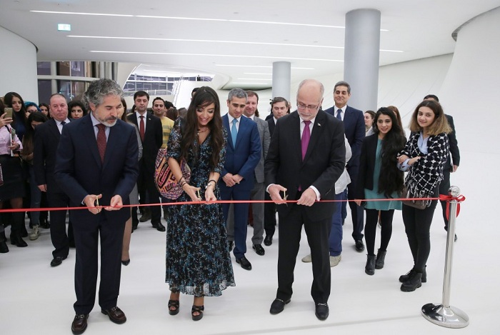 Une exposition «La renaissance de l’être» s’ouvre au Centre Heydar Aliyev - PHOTOS