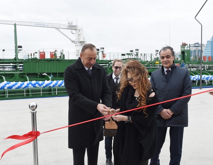 Le président Ilham Aliyev présent à la cérémonie de mise en exploitation des nouveaux navires - PHOTOS