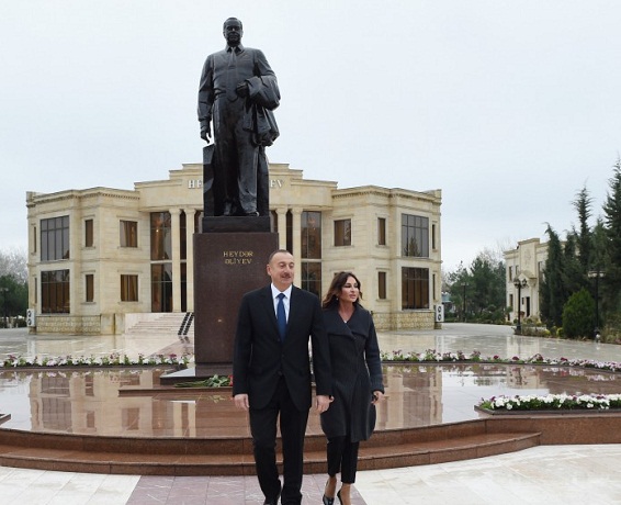 Präsident Ilham Aliyev zu Besuch im Rayon Zardab
