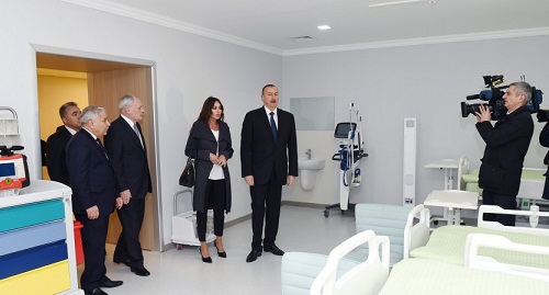 Le président azerbaïdjanais visite l’Hôpital central de la région de Zerdab