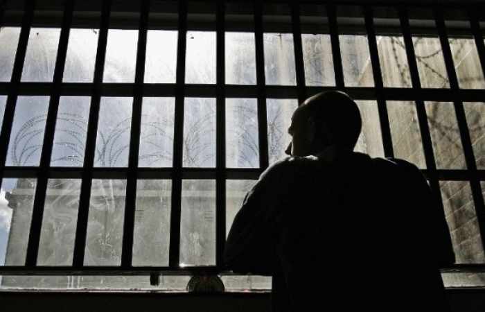 Una atrocidad más que se experimenta en Armenia: Un cuidadano se detiene en la jaula 