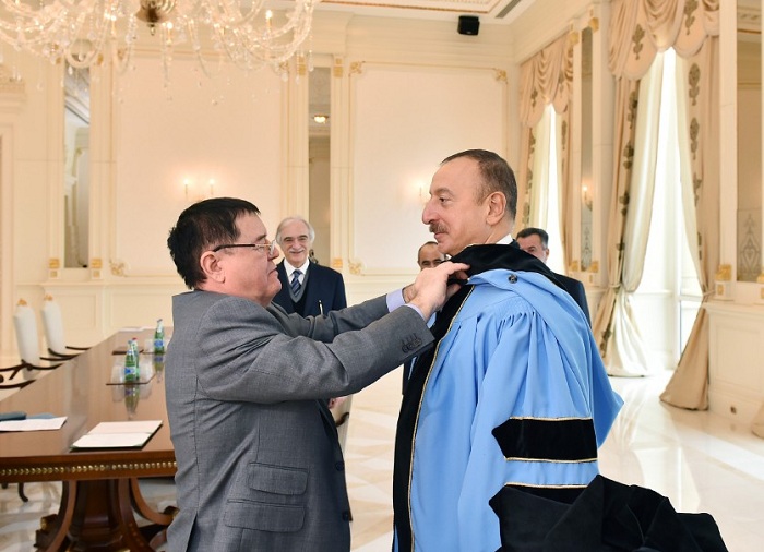 Prezidentə Fəxri professor diplomu verildi - FOTO (Yenilənib)