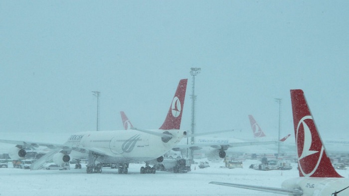 İstanbul-Bakı reysləri yenə təxirə salındı