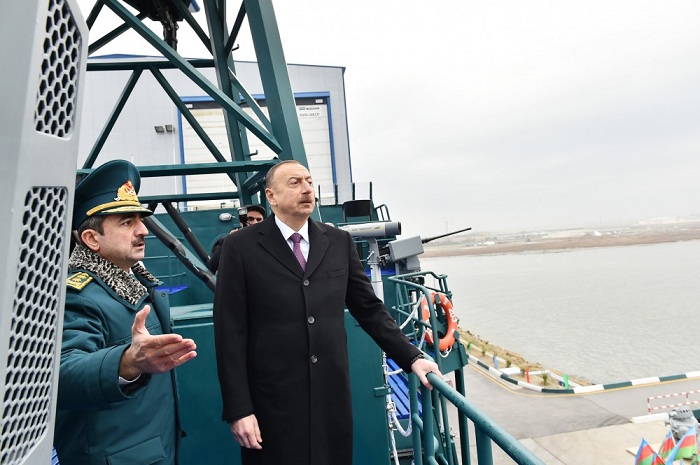 Le président Ilham Aliyev a pris connaissance d’un navire de patrouille des garde-côtes - PHOTOS
