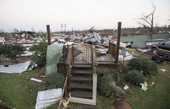 Tornadoes, severe storms  kill 20 in South
