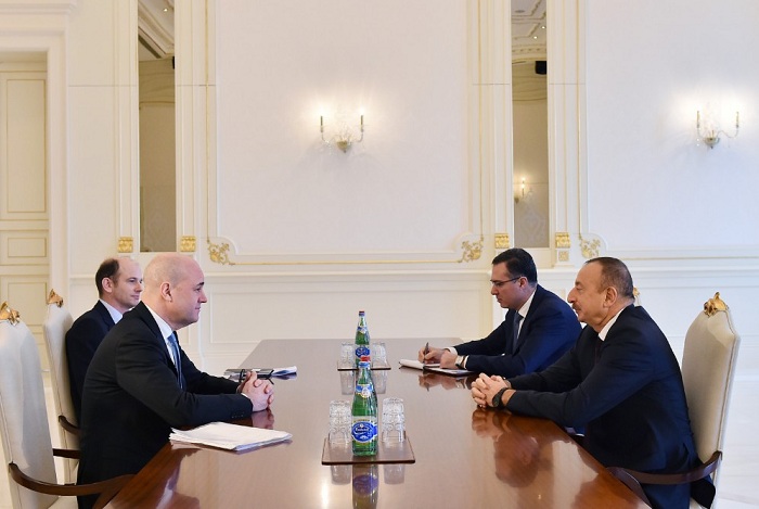 Le président Ilham Aliyev reçoit le président du Conseil d’administration de l’ITIE