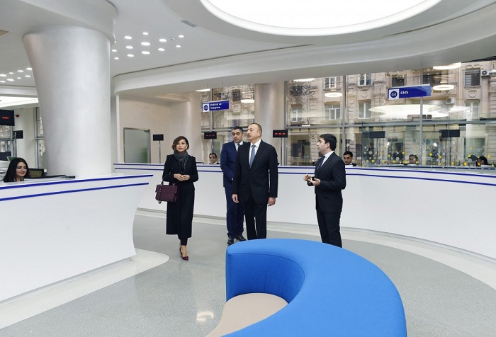 Le président a inauguré ce matin un nouveau centre de service du bureau de poste №1 à Bakou - PHOTOS