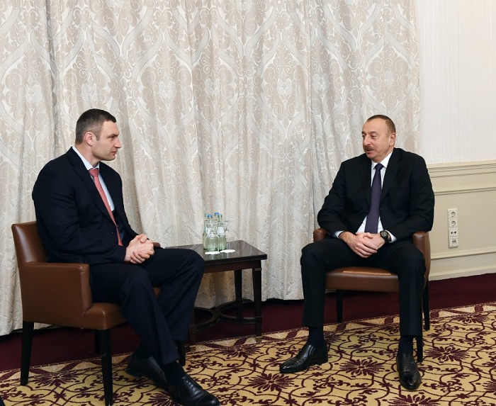 Le président Aliyev rencontre le maire de Kiev à Munich